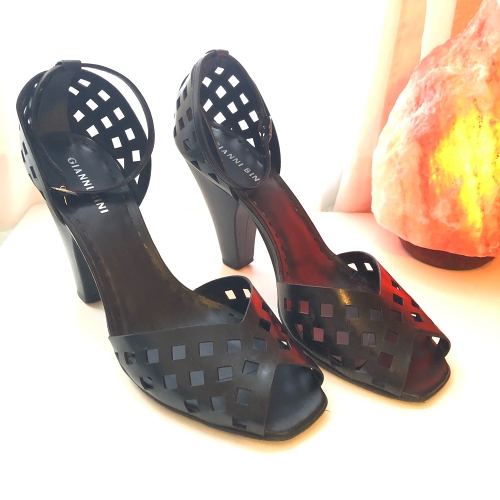 Gianni Bini Vintage Vibe Heels